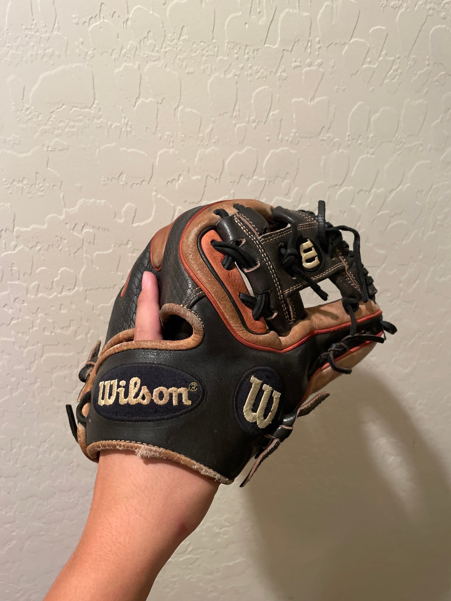 New 11.5 Twins Custom Wilson A2000 Sample Glove 11.5