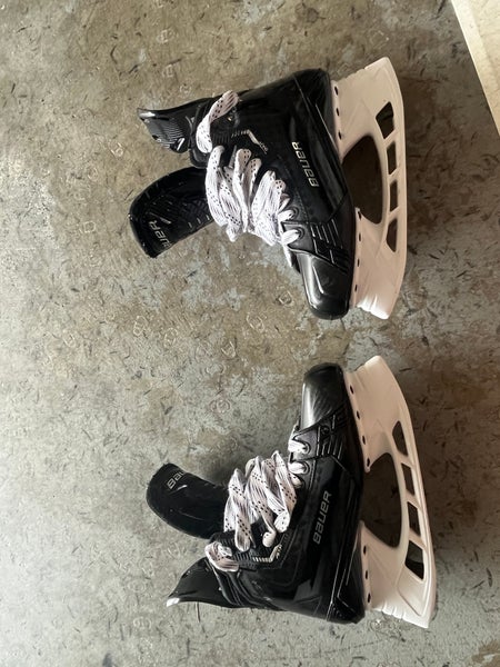 Intermediate Bauer Regular Width Size 6.5 Supreme Mach Hockey Skates
