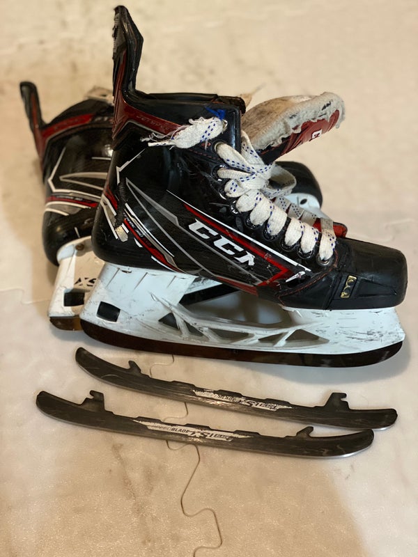 Used CCM Regular Width  Size 6.5 JetSpeed FT2 Hockey Skates