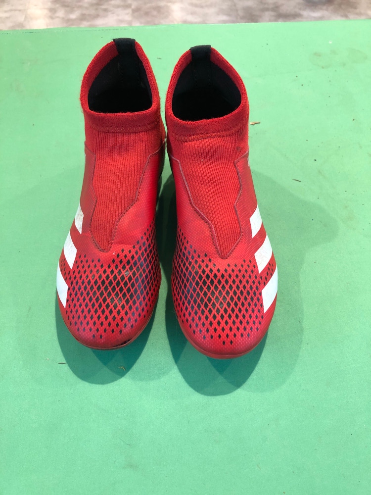 Used Men's 5.0 (W 6.0) Molded Adidas Predator Soccer Cleats