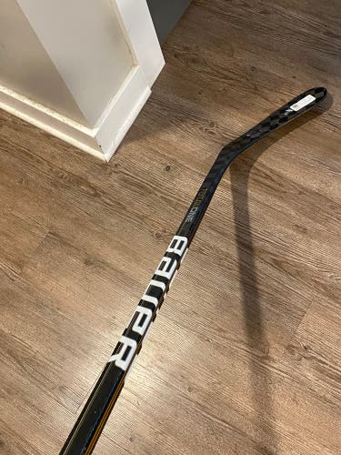 Senior Right Handed P91A TotalOne Hockey Stick