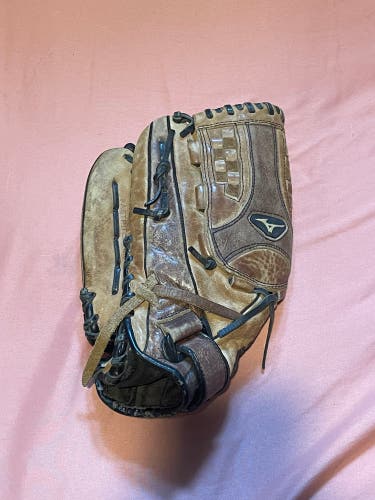 Mizuno GFN 1250 Left Hand Throw 12.5" Glove