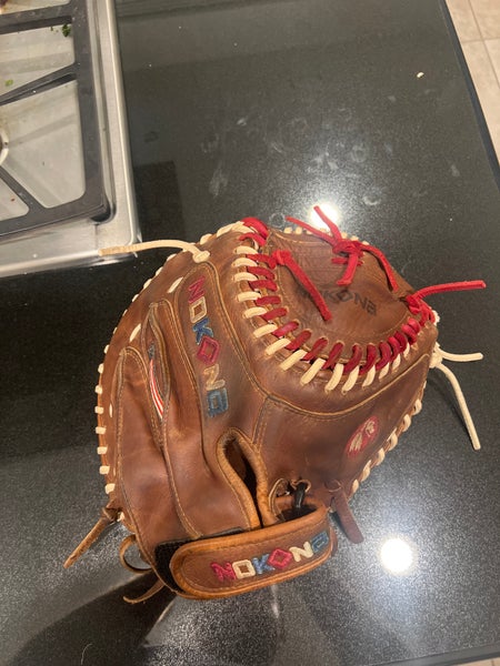 Nokona Right Hand Throw 32.5" Catcher's Glove