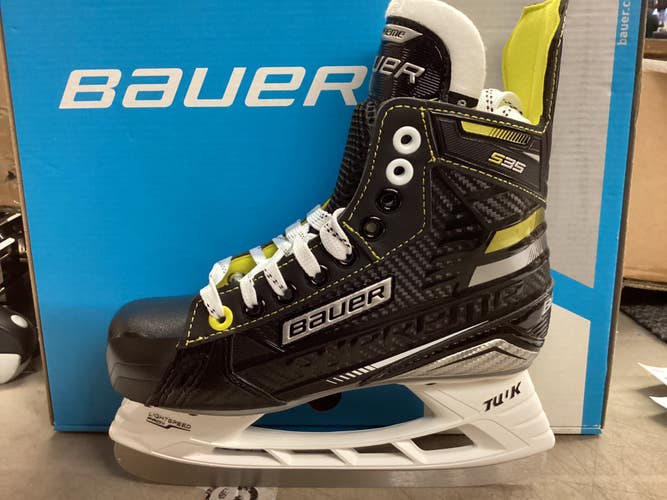 Junior New Bauer Supreme S35 Hockey Skates Regular Width Size 2