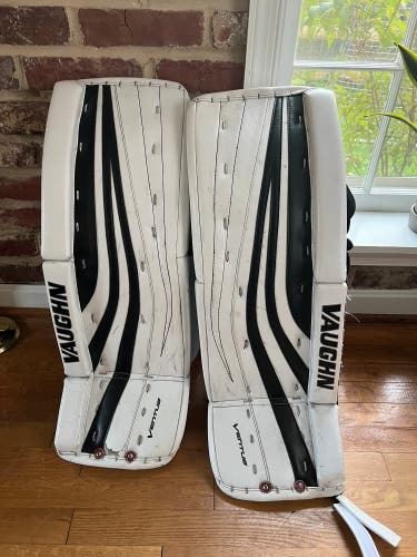 28" Vaughn Ventus SLR Jr Goalie Leg Pads