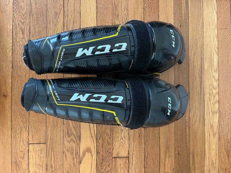 CCM 15" Tacks 9080 sr shinguards