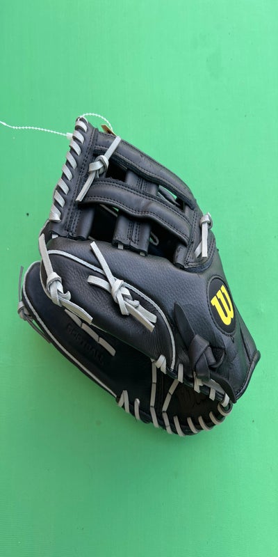 Used Wilson Right Hand Throw Outfield Baseball Glove 13" SidelineSwap