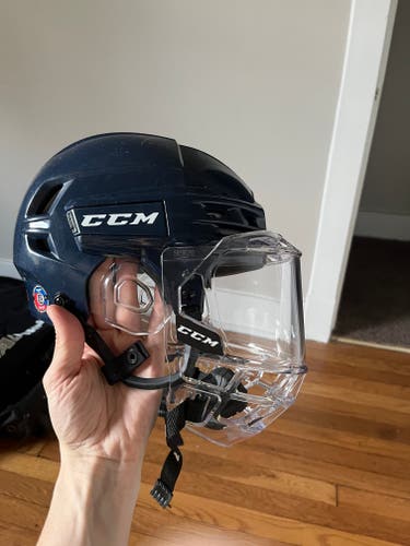 CCM Tacks 910 Sr Small helmet + visor cage
