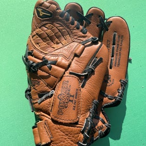 Used Mizuno Power Close II Right Hand Throw Pitcher Baseball Glove 11"