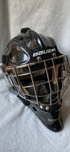 Used Medium/Large Bauer Ice Hockey Goalie Helmet With Case
