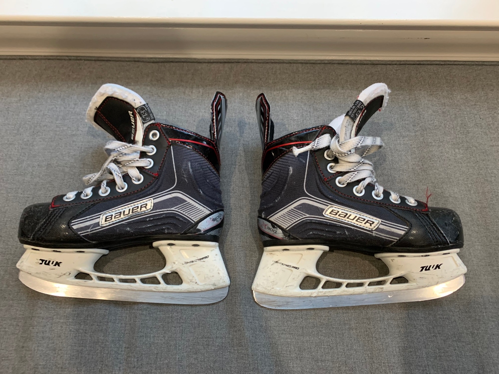 Used Bauer Vapor X300 Regular Width Youth Size 13 Hockey Skates
