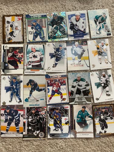 100 Hockey card lot