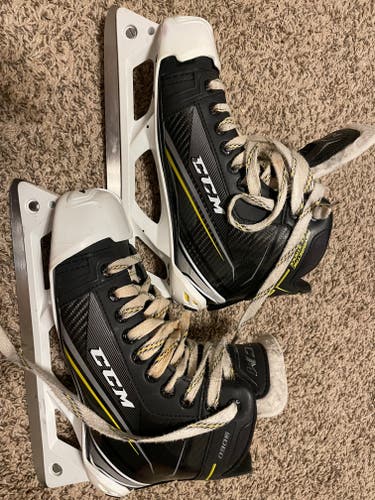 Senior Used CCM Tacks 9060 Hockey Goalie Skates Regular Width Size 7.5