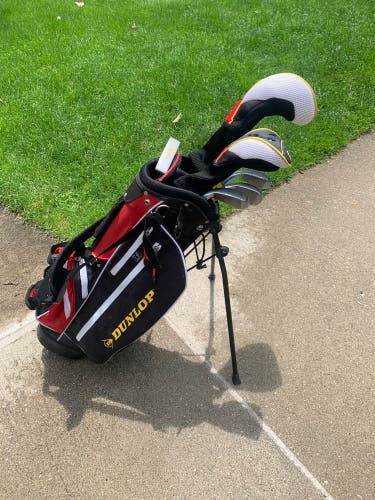 Dunlop Rebel youth golf set with stand bag