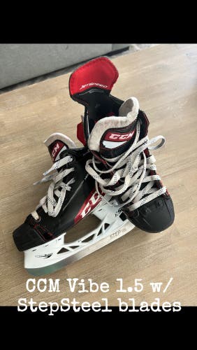 Youth CCM Size 1.5 JetSpeed Vibe Hockey Skates