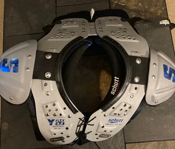 Schutt Youth Small Shoulder Pads