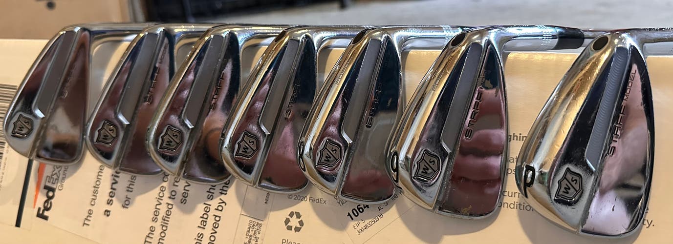 Wilson Staff Model Blades 4-PW Right Handed