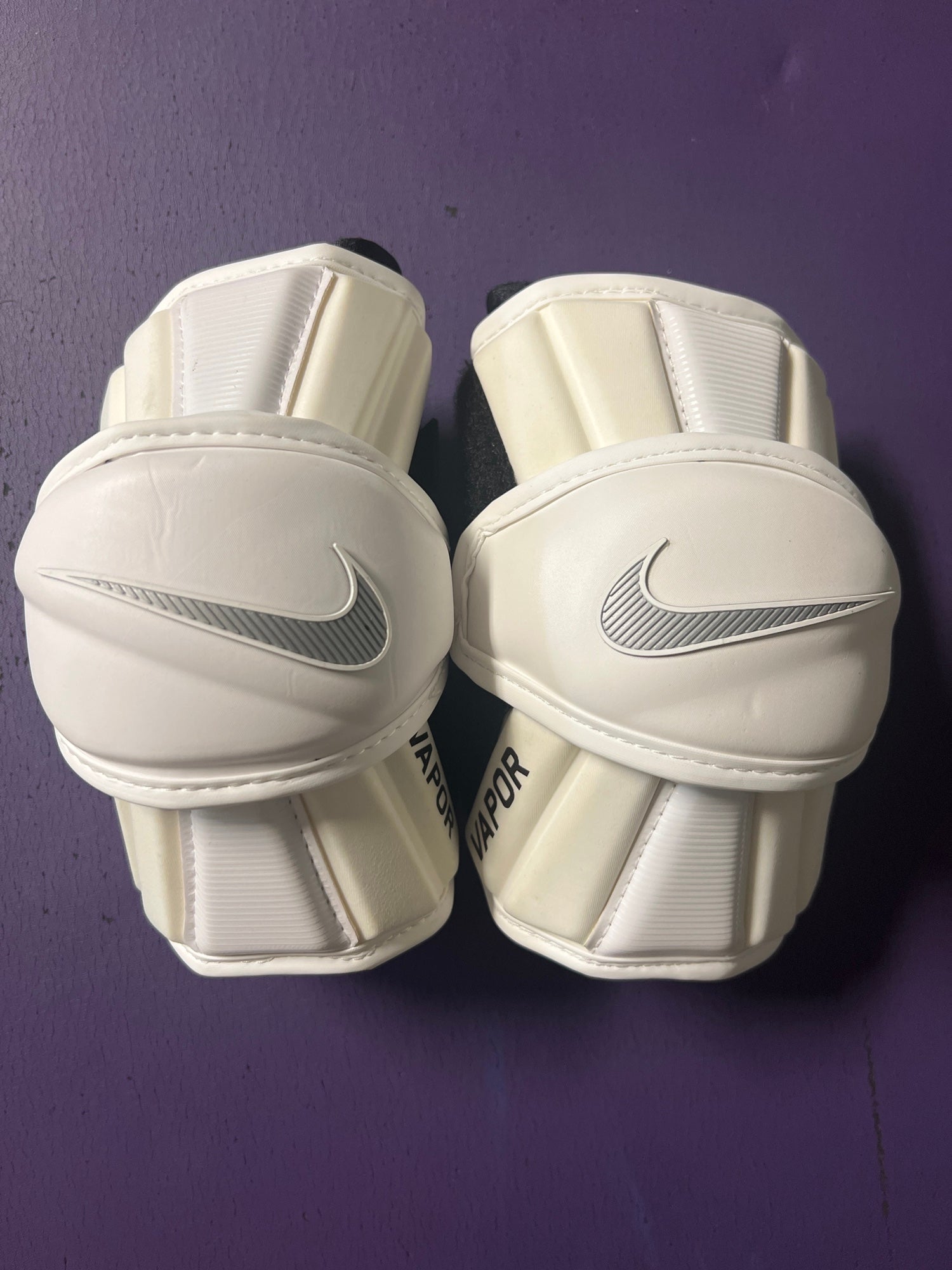 New Nike Vapor Adults Medium Red/White Lacrosse Protective Arm Guards