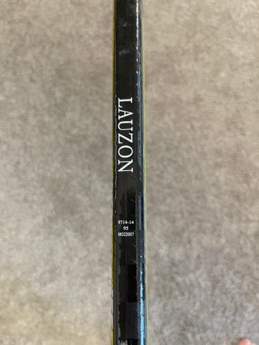 Senior Bauer Ag5nt Hockey Stick dressed as hyperlite