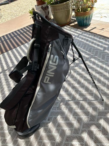 Ping Hoofer Lite Golf bag