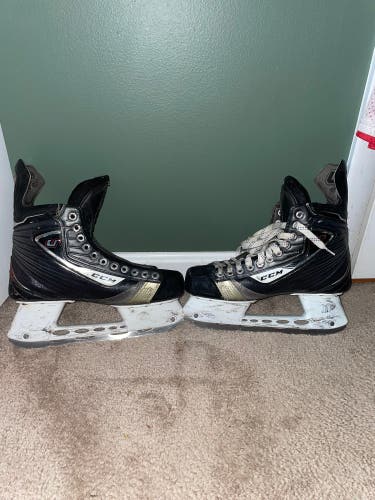 CCM U+ Crazy Light hockey skates