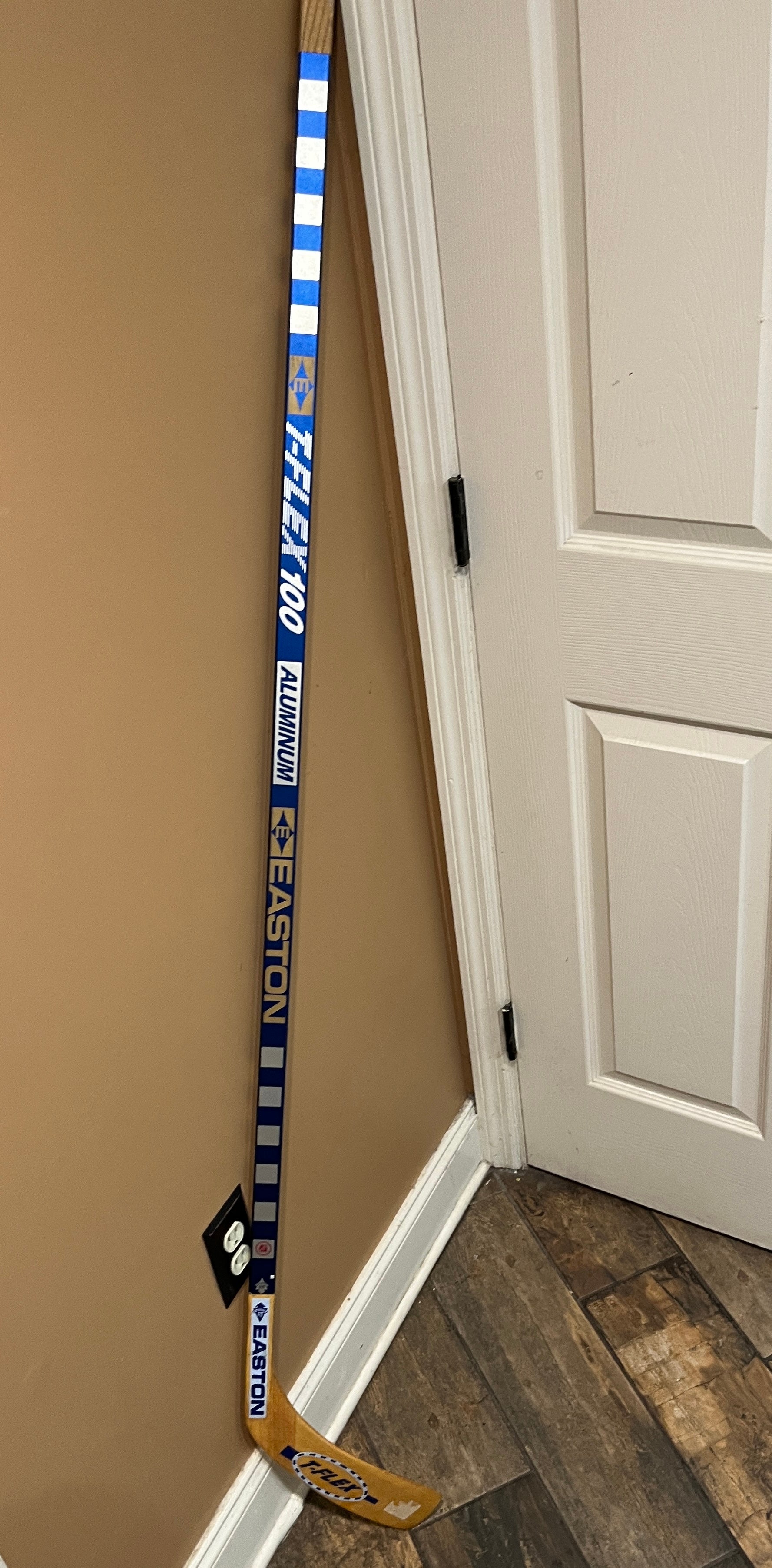 Senior New Easton Synthesis Hockey Stick Composite Koho Jagr Right Blade  (can sell separate)