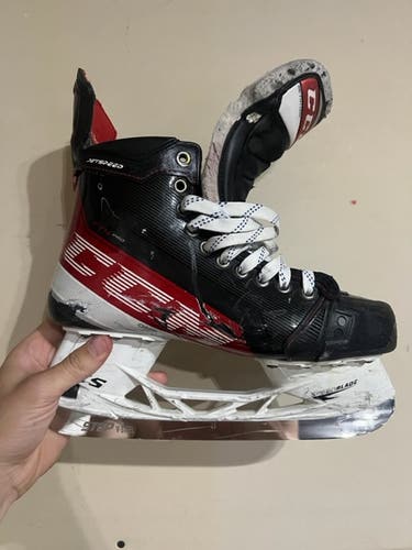 Senior Used CCM JetSpeed FT4 Pro Hockey Skates Size 8.5
