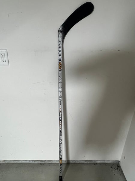 Easton Synergy 300 Stick - Intermediate