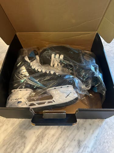 New True Regular Width Size 8 TF9 Hockey Skates