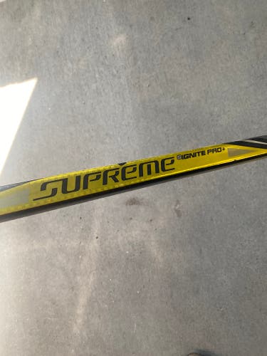 Senior Right Handed P92 Supreme Ignite Pro+ Hockey Stick