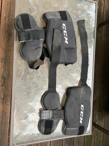 CCM PRO KNEE / THIGH GUARDS