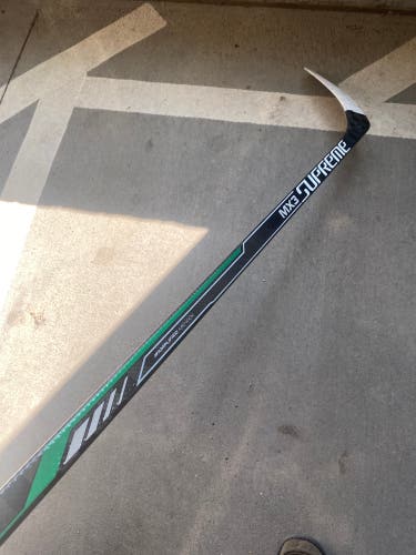 Senior Right Handed P91A Supreme MX3 Hockey Stick