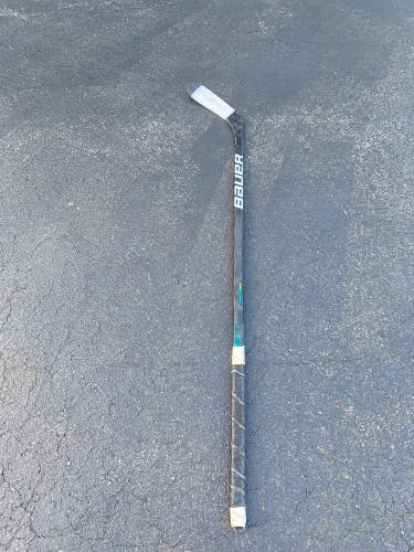 Youth Left Hand P28  Nexus Geo Hockey Stick
