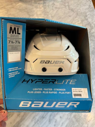 New Medium Bauer Hyperlite Helmet