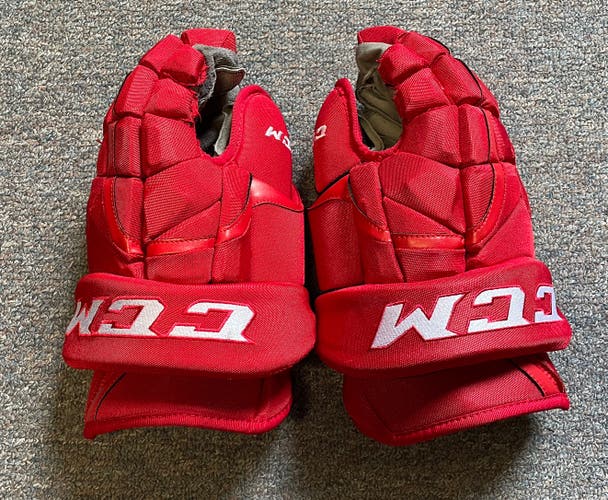 Detroit Red Wings CCM Hockey Gloves