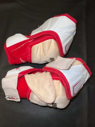 Used Small Bauer Vapor APX2 Elbow Pads