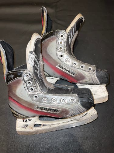 Used Bauer Size 1 Vapor X7.0 Hockey Skates