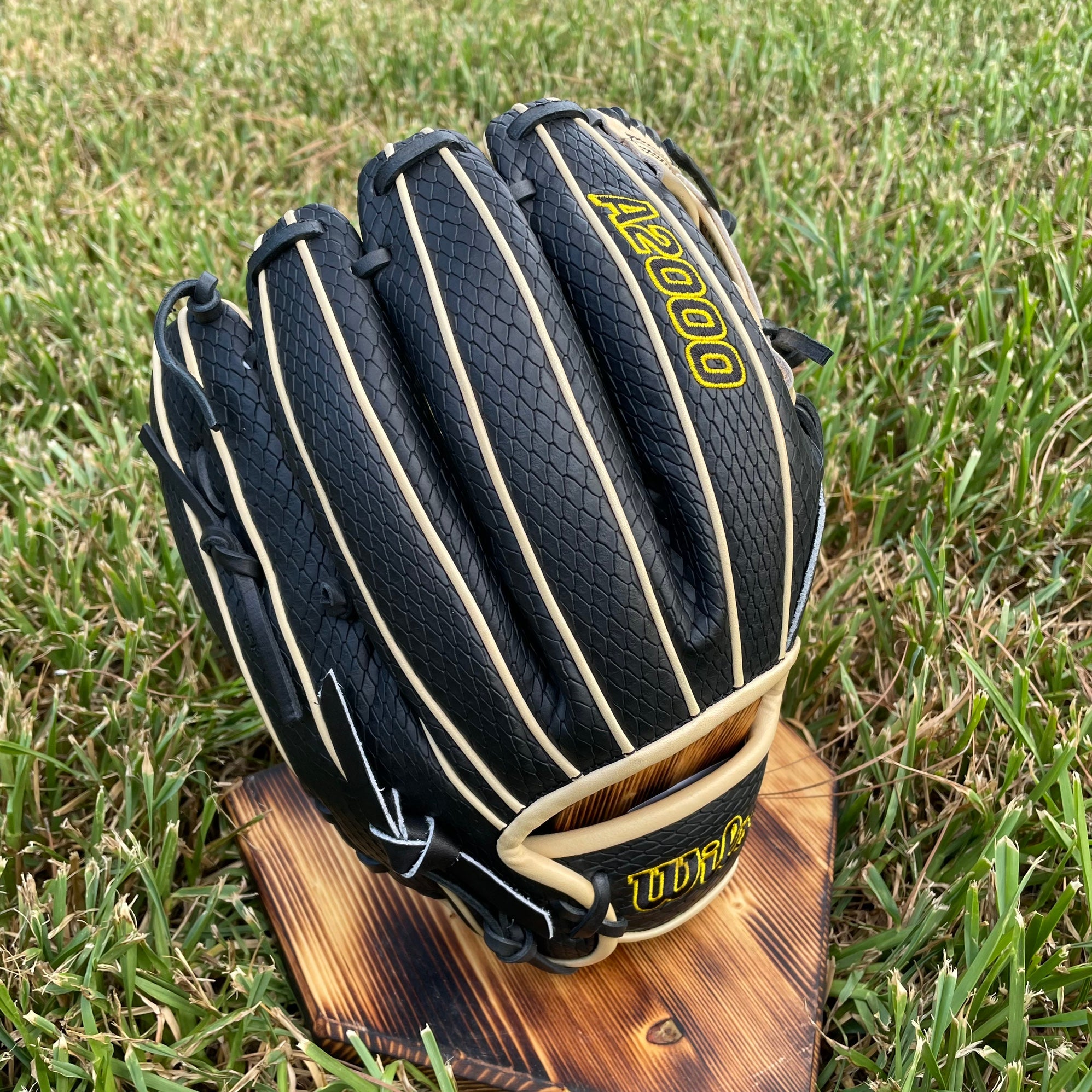 Wilson A2000 Ke'Bryan Hayes WBW101037 11.75 Baseball Glove