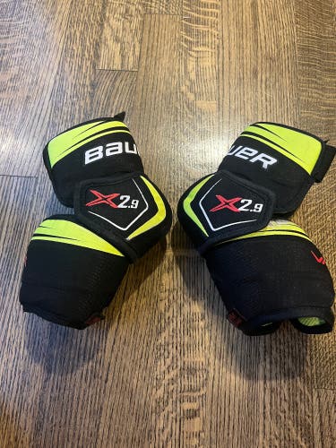 Used Medium Bauer Vapor X2.9 Elbow Pads