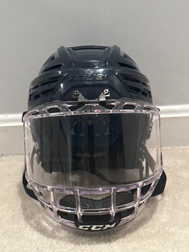 Used Medium Bauer  Re-Akt 150 Helmet