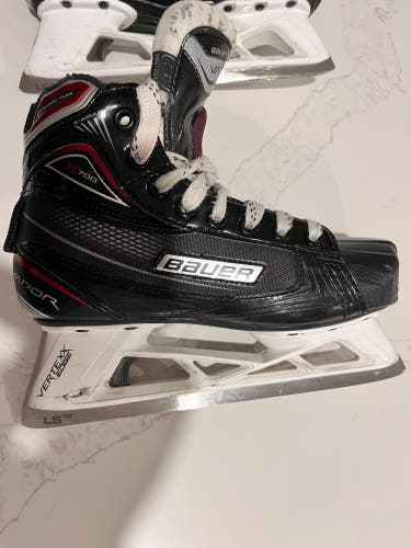 Used Bauer Regular Width Size 3 Vapor X700 Hockey Goalie Skates