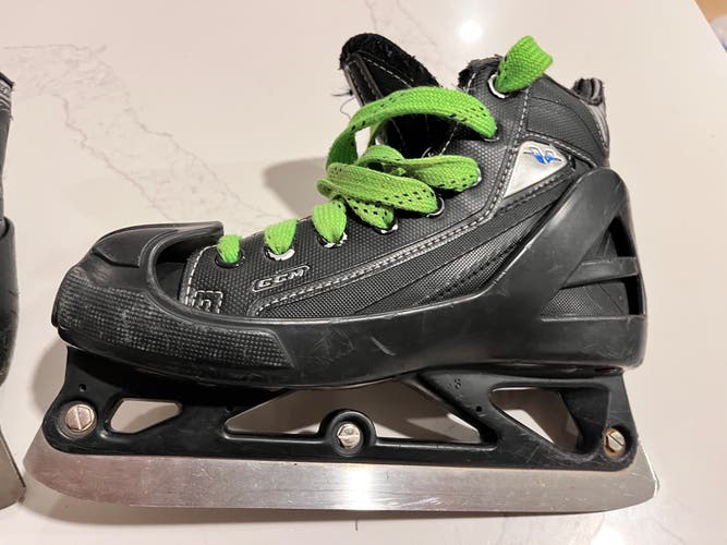 Used CCM Regular Width  Size 2.5 Vector 4.0 Hockey Goalie Skates