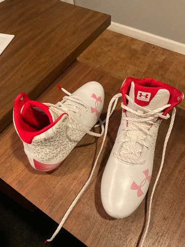 White Unisex Used Size 5.0 (Women's 6.0) Under Armour Cleats