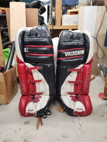 Used 35" Vaughn Vision VPG 5500 Goalie Leg Pads