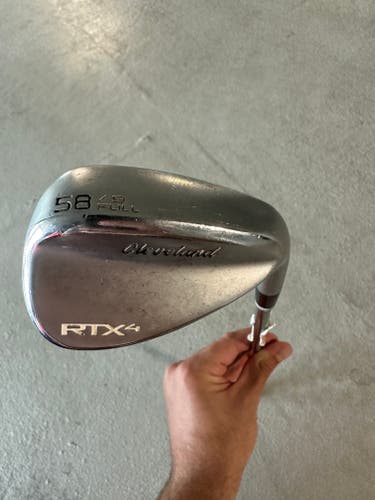 Men's VERY GENTLY Used 58 degree Cleveland Right Handed RTX 4 Wedge Regular Flex