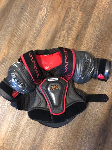 Used Medium Bauer Vapor Shoulder Pads