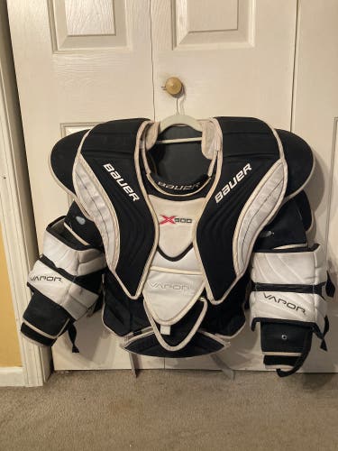 Used Large Bauer  Reactor 9000 Goalie Chest Protector