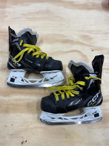 Junior Used CCM Tacks AS580 Hockey Skates D&R (Regular) 1.0