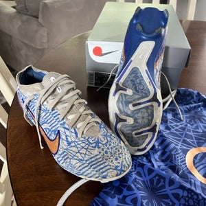 Blue Used Men's Size 7.0 (Women's 8.0) Turf Cleats Nike CR7 Cleats
