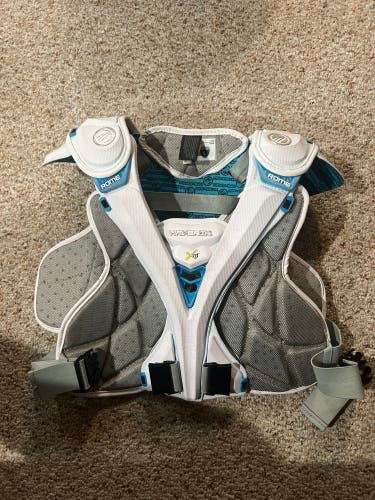 Used Large Maverik Rome Shoulder Pads